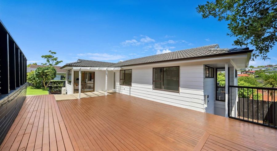  at 93 Stapleford Crescent, Browns Bay, North Shore City, Auckland
