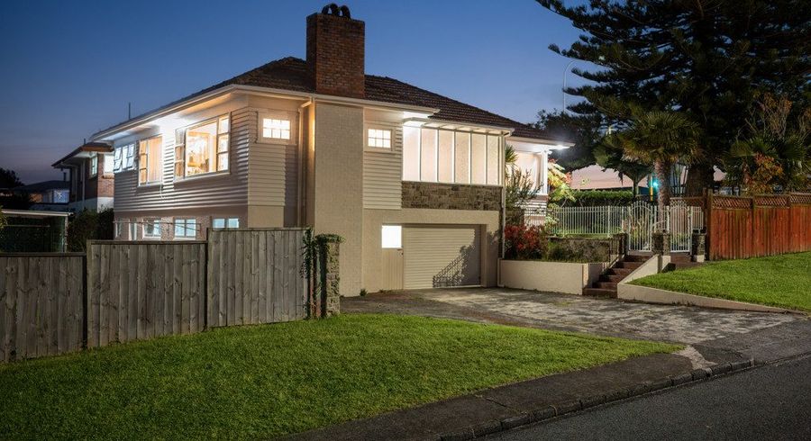  at 221 Te Atatu Road, Te Atatu South, Waitakere City, Auckland