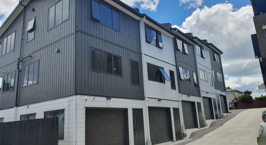  at 2/243 Mt Albert Road, Sandringham, Auckland City, Auckland