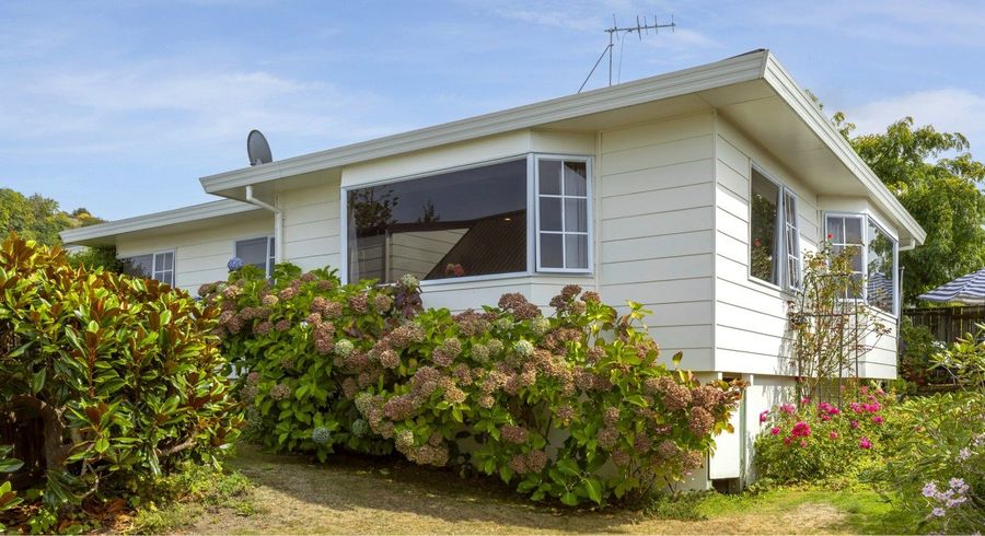  at 2/8 Kinder Street, Acacia Bay, Taupo, Waikato