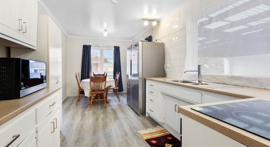  at 1/127 Swanson Road, Henderson, Auckland