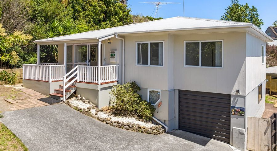 at 2/16 Lilburn Crescent, Massey, Auckland