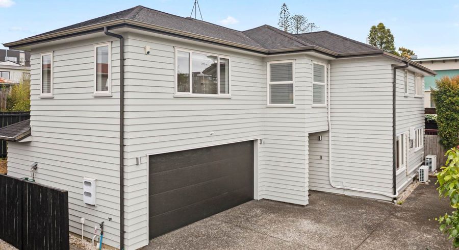  at 114A Lake Road, Northcote, Auckland
