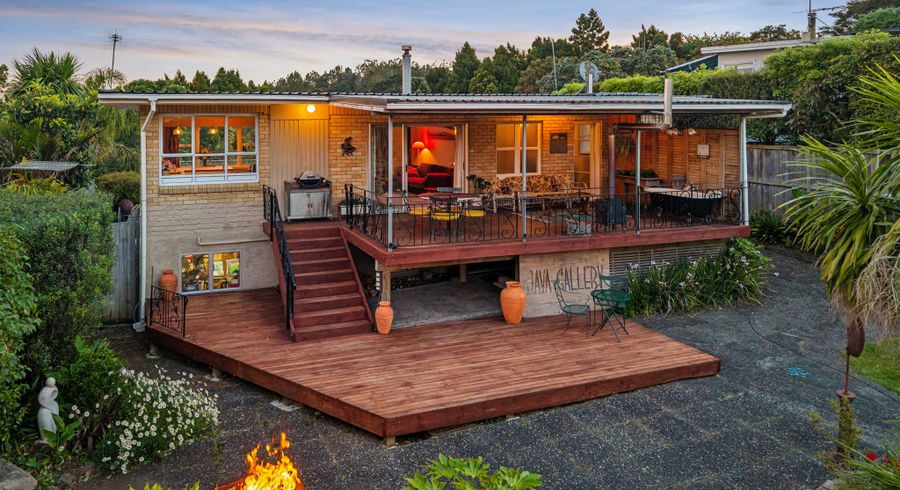  at 10 Rauhuia Crescent, Parau, Waitakere City, Auckland