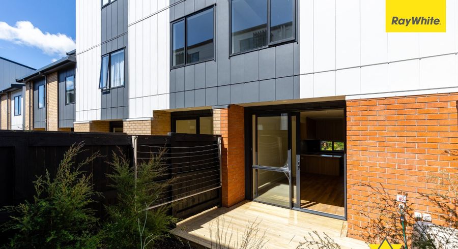  at 27 Parkwood Avenue, Westgate, Waitakere City, Auckland