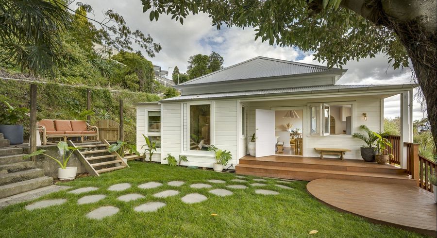  at 5 Denholm Road, Hospital Hill, Napier, Hawke's Bay