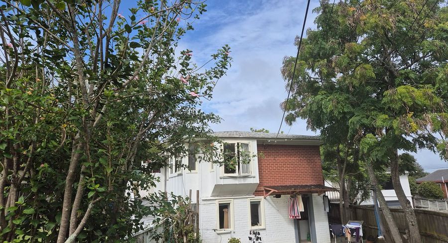  at 1/22 Richards Avenue, Forrest Hill, Auckland