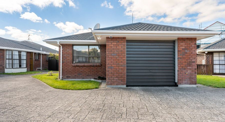  at 2/41 Athlone Crescent North, Avalon, Lower Hutt