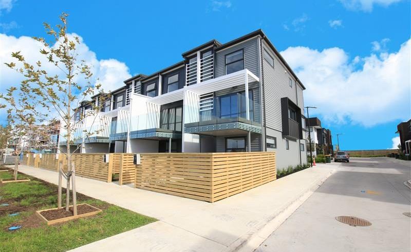  at 2 Carder Court, Hobsonville, Waitakere City, Auckland