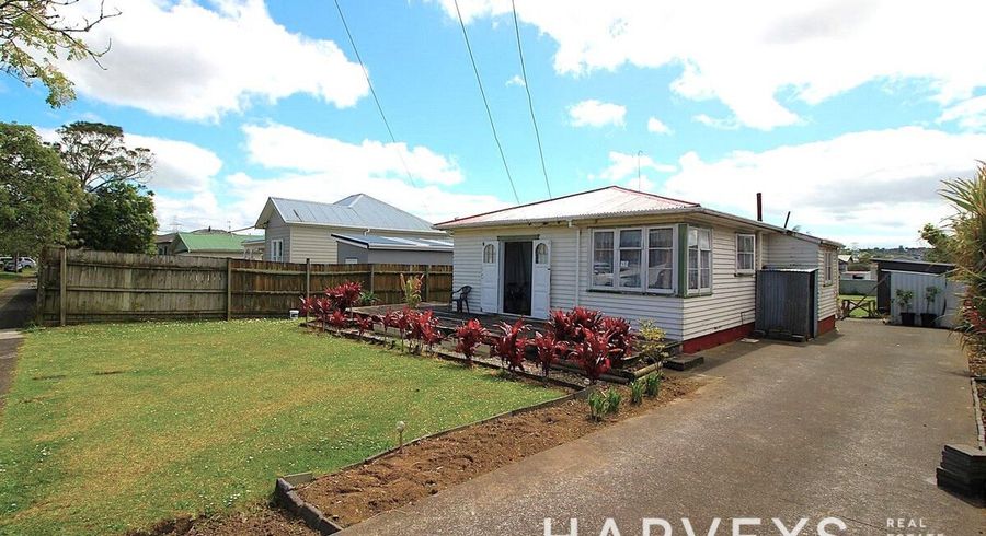  at 30 Crowther Street, Blockhouse Bay, Auckland