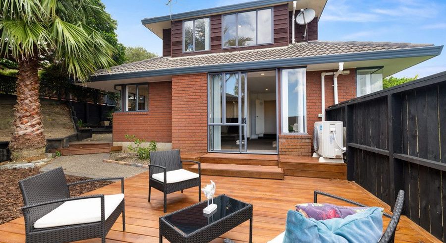  at 1/40 Jane Eyre Drive, Somerville, Manukau City, Auckland