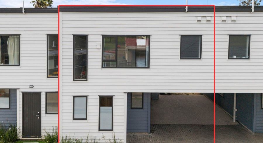  at 3D Penfold Place, Henderson, Waitakere City, Auckland