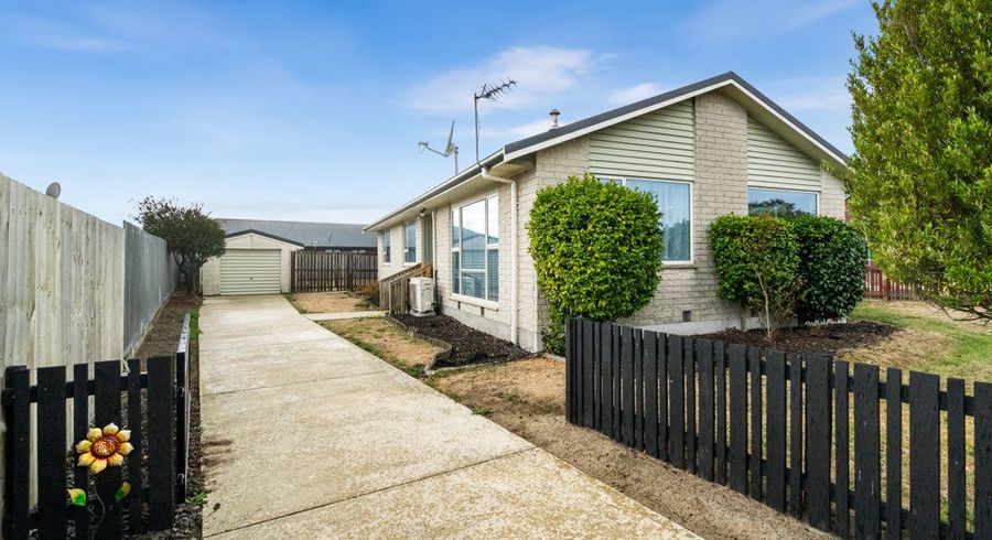  at 6 Fir Tree Lane, Aranui, Christchurch City, Canterbury