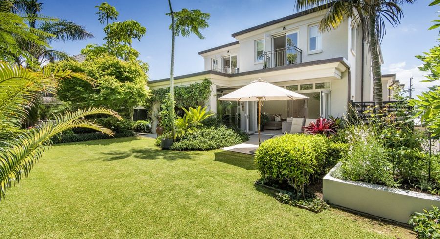  at 23 Seacliffe Avenue, Belmont, North Shore City, Auckland