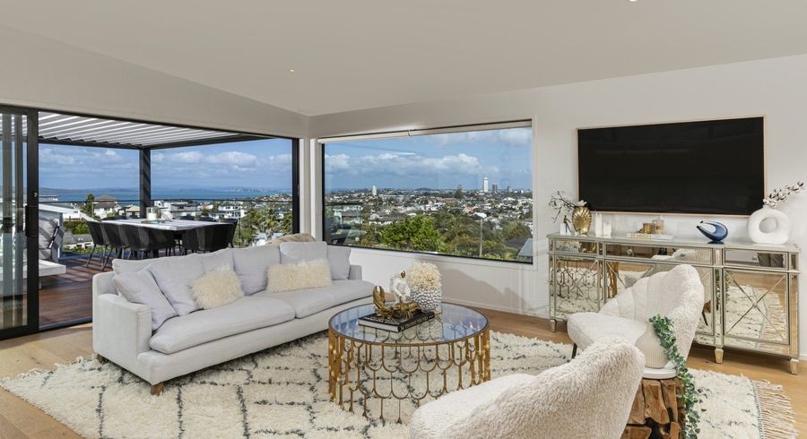  at 20 Parr Terrace, Castor Bay, Auckland