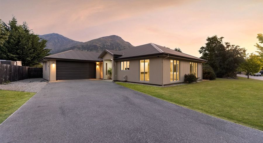  at 4 Ada Place, Lake Hayes, Lake Hayes