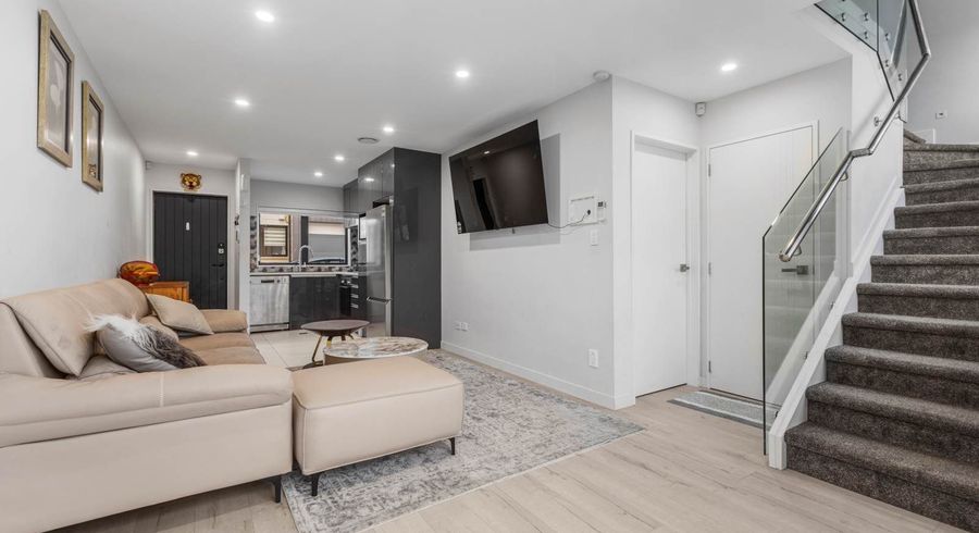  at 8 Shahkot Way, Papatoetoe, Manukau City, Auckland