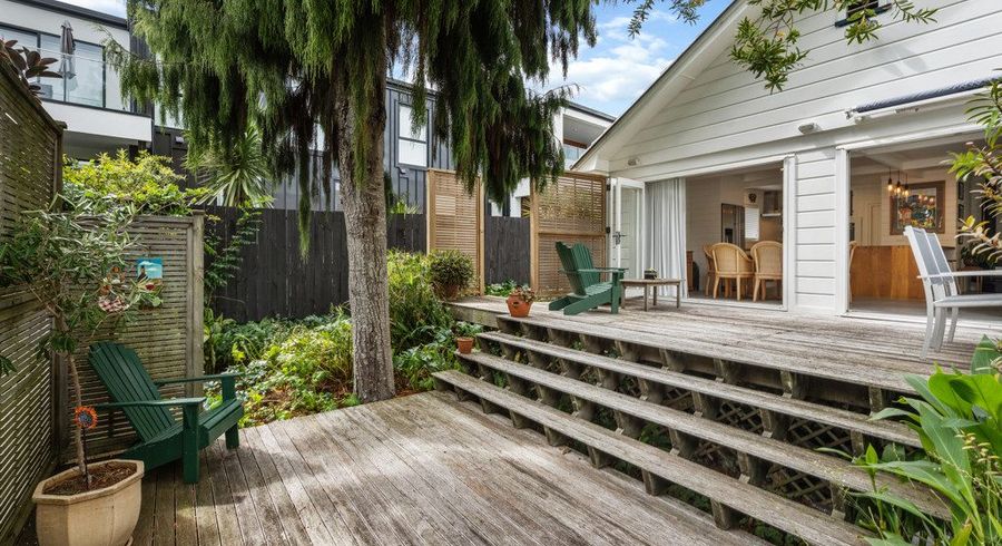  at 2 Taylor Road, Mangere Bridge, Auckland