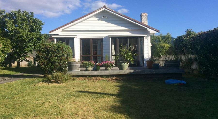  at 18 Moana Road, Paraparaumu, Kapiti Coast, Wellington