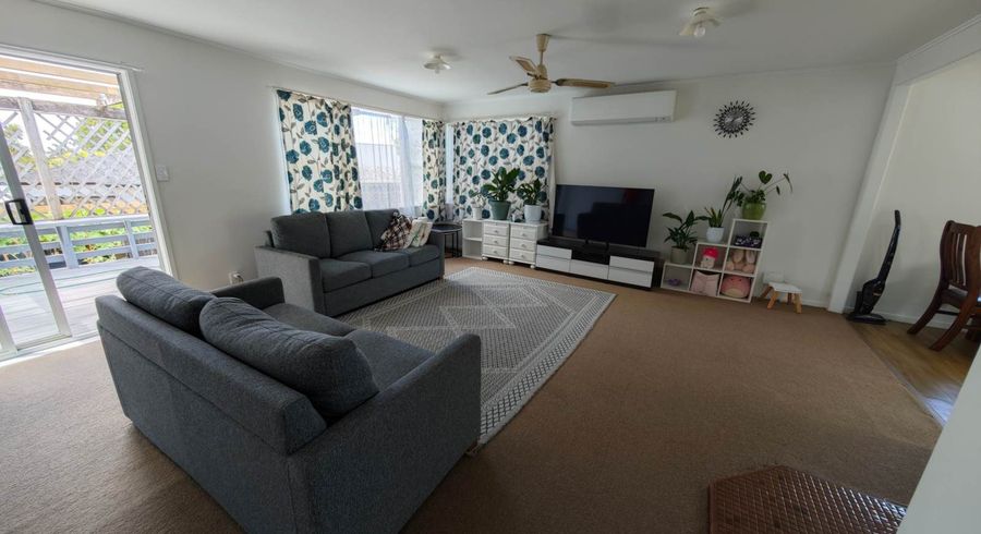  at 5 Shale Avenue, Massey, Waitakere City, Auckland