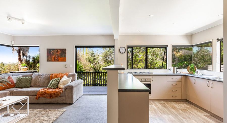  at 1/20 Reynolds Place, Torbay, Auckland