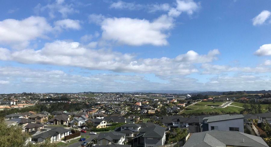  at 1004 East Coast Road, Fairview Heights, North Shore City, Auckland