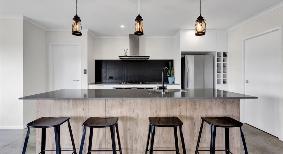  at 15 Frederick Place, Whalers Gate, New Plymouth