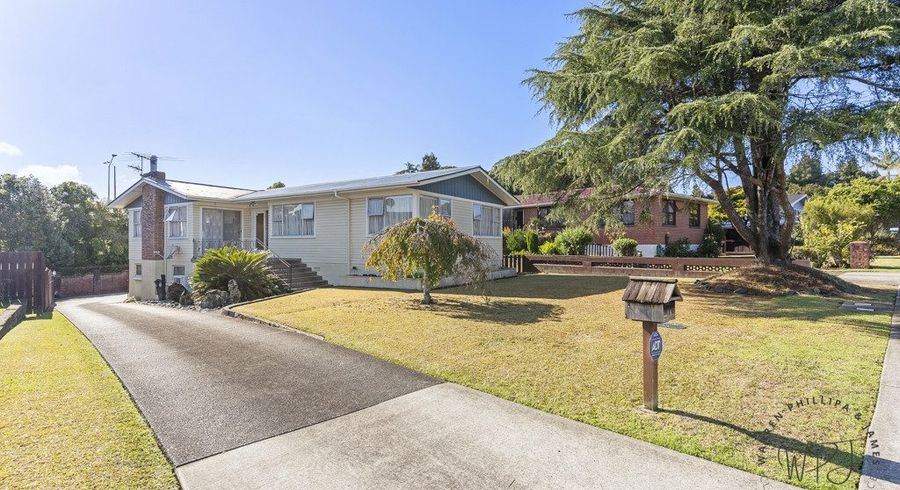  at 84 Lawrence Crescent, Hillpark, Auckland