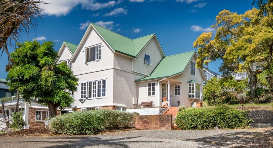  at 16  Lansdowne Street, Bayswater, North Shore City, Auckland