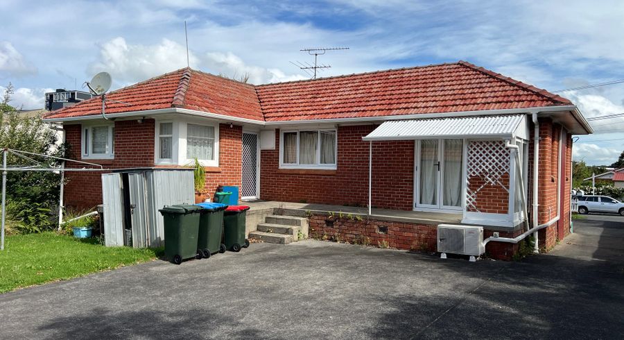  at 9 Hamlin Road, Mount Wellington, Auckland