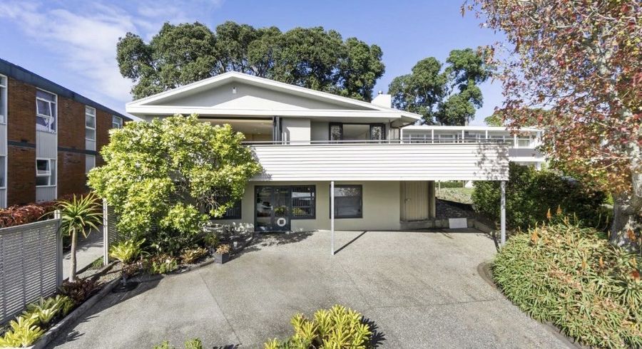  at 8 Saratoga Avenue, Herne Bay, Auckland