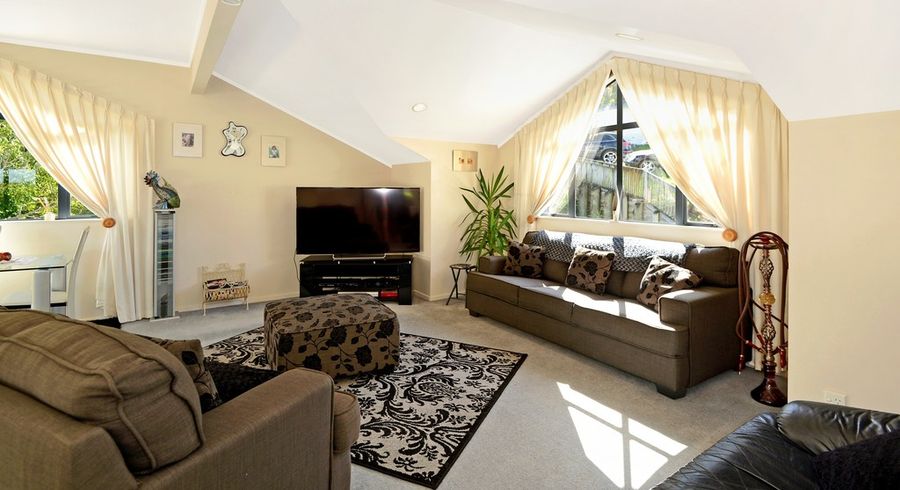  at 2/51 Noeleen Street, Glenfield, Auckland