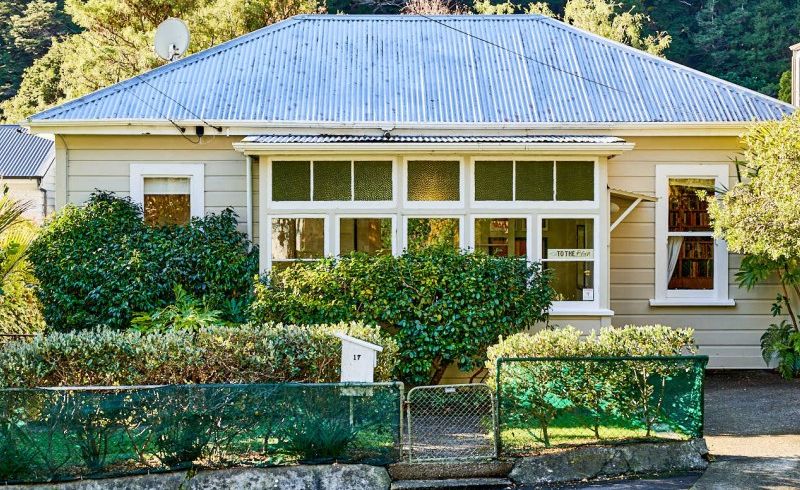  at 17 Moana Road, Days Bay, Lower Hutt