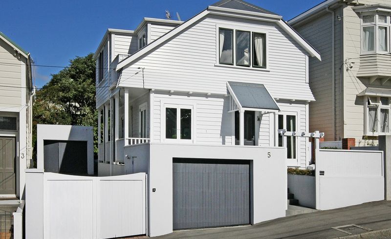  at 5 Newman Terrace, Thorndon, Wellington