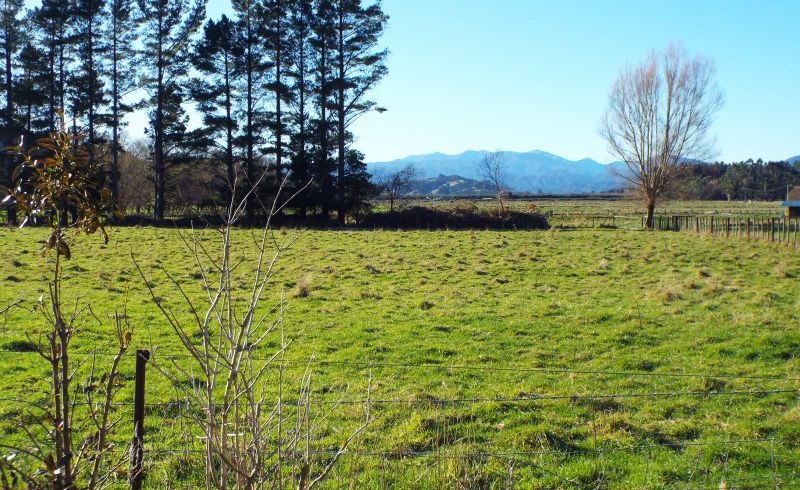  at 400 Katherine Mansfield Drive, Blue Mountains, Upper Hutt
