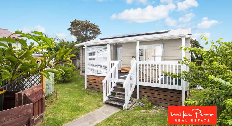  at 2/20 Denver Avenue, Sunnyvale, Auckland