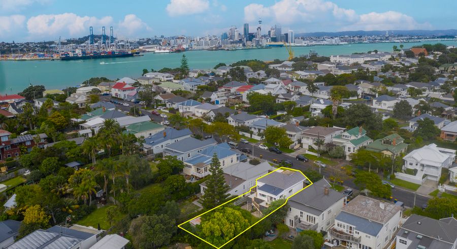  at 22 Roslyn Terrace, Devonport, Auckland