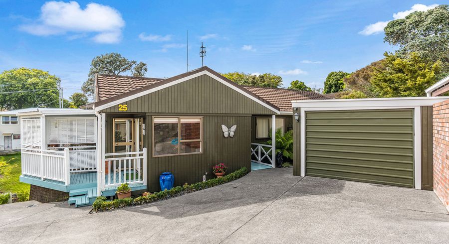  at 2/25 Nutsey Avenue, Northcote, Auckland