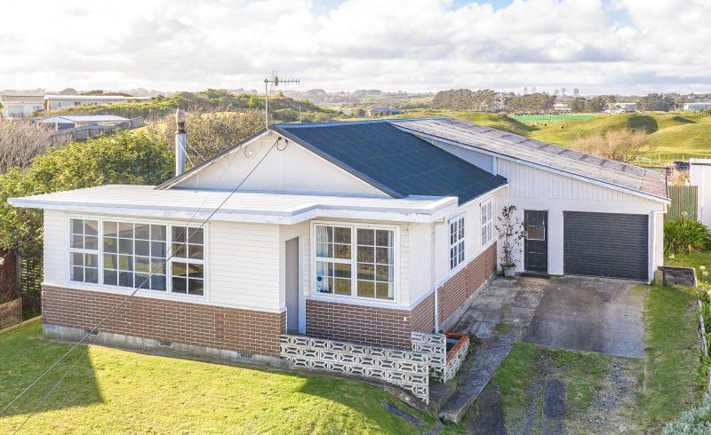  at 98 Cornfoot Street, Castlecliff, Whanganui