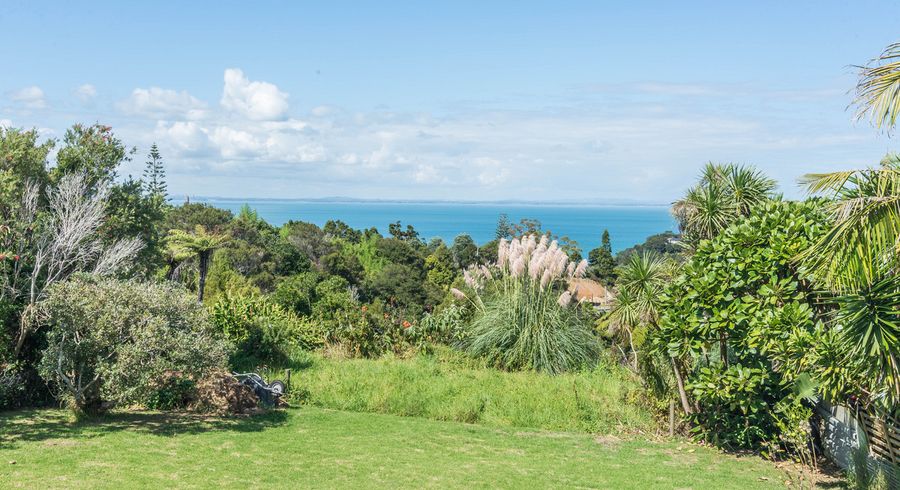  at 8 Grendon Road, Titirangi, Auckland