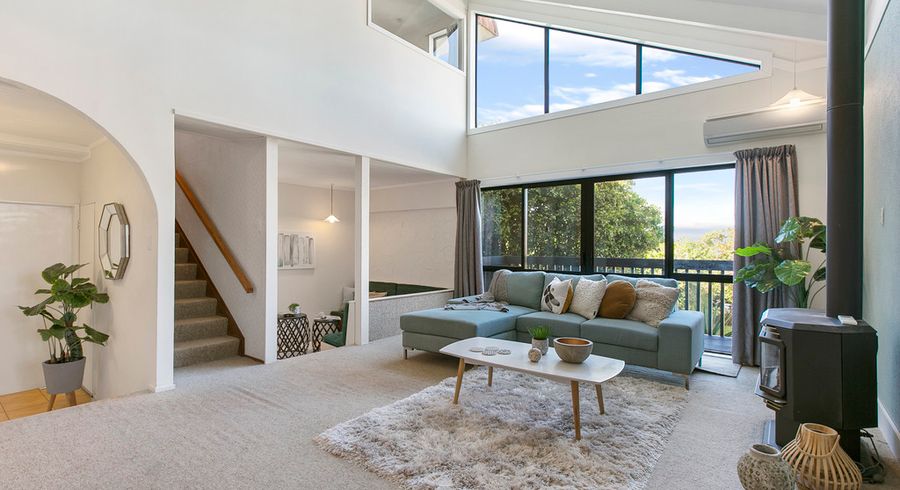  at 2/75 Cliff View Drive, Green Bay, Auckland