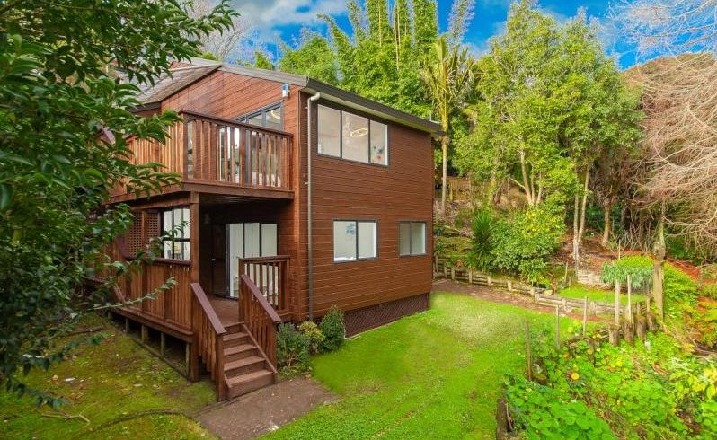  at 82 Bassett Road, Remuera, Auckland