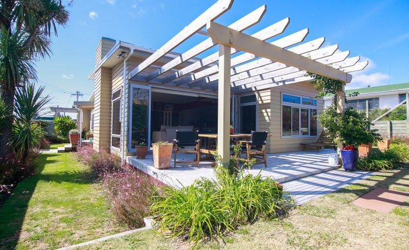  at 8 Warren Street, Foxton Beach, Foxton