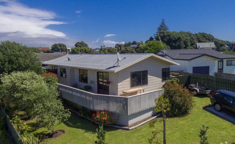  at 5 Simcox Street, Otaki Beach, Otaki