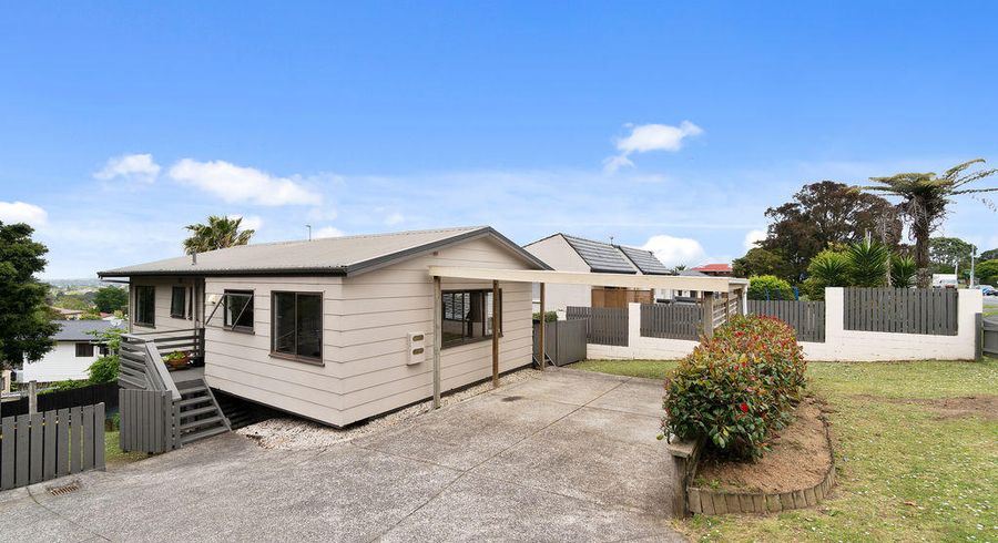  at 2/87 Hobsonville Road, West Harbour, Auckland