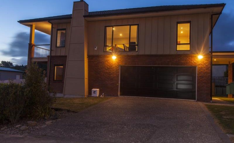  at 37 Arahiwi Grove, Tirohanga, Lower Hutt