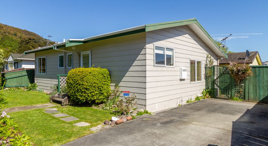  at 2/5 Glenbrook Grove, Naenae, Lower Hutt
