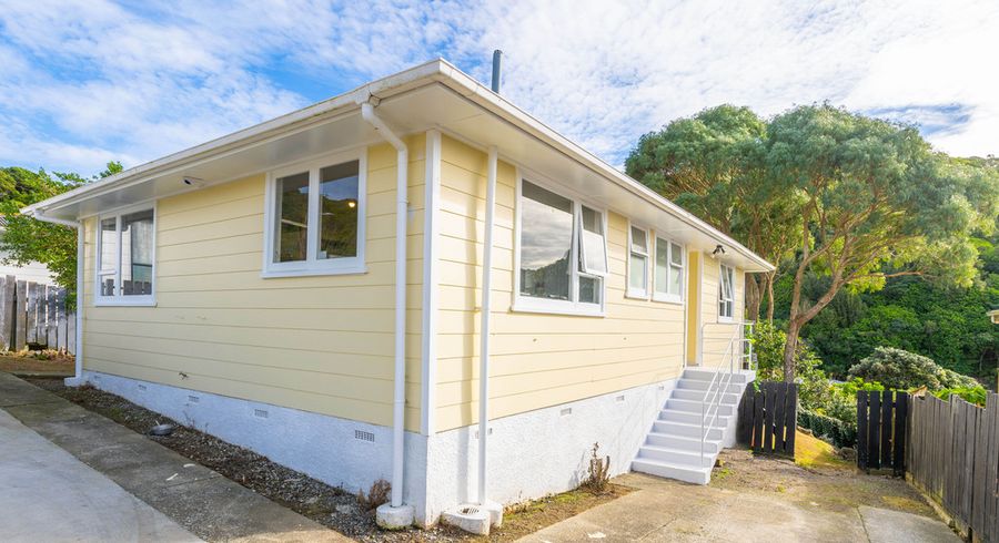  at 8 Mahinawa Street, Takapuwahia, Porirua