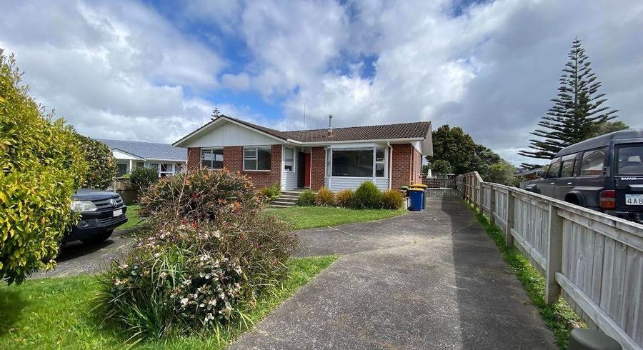  at 35 Powrie Street, Glenfield, North Shore City, Auckland