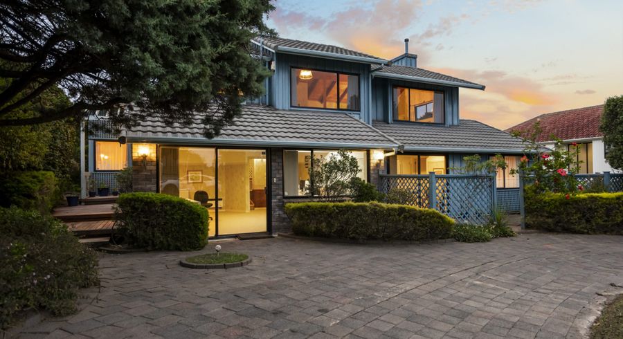  at 8 Landsberg Way, Windsor Park, Auckland